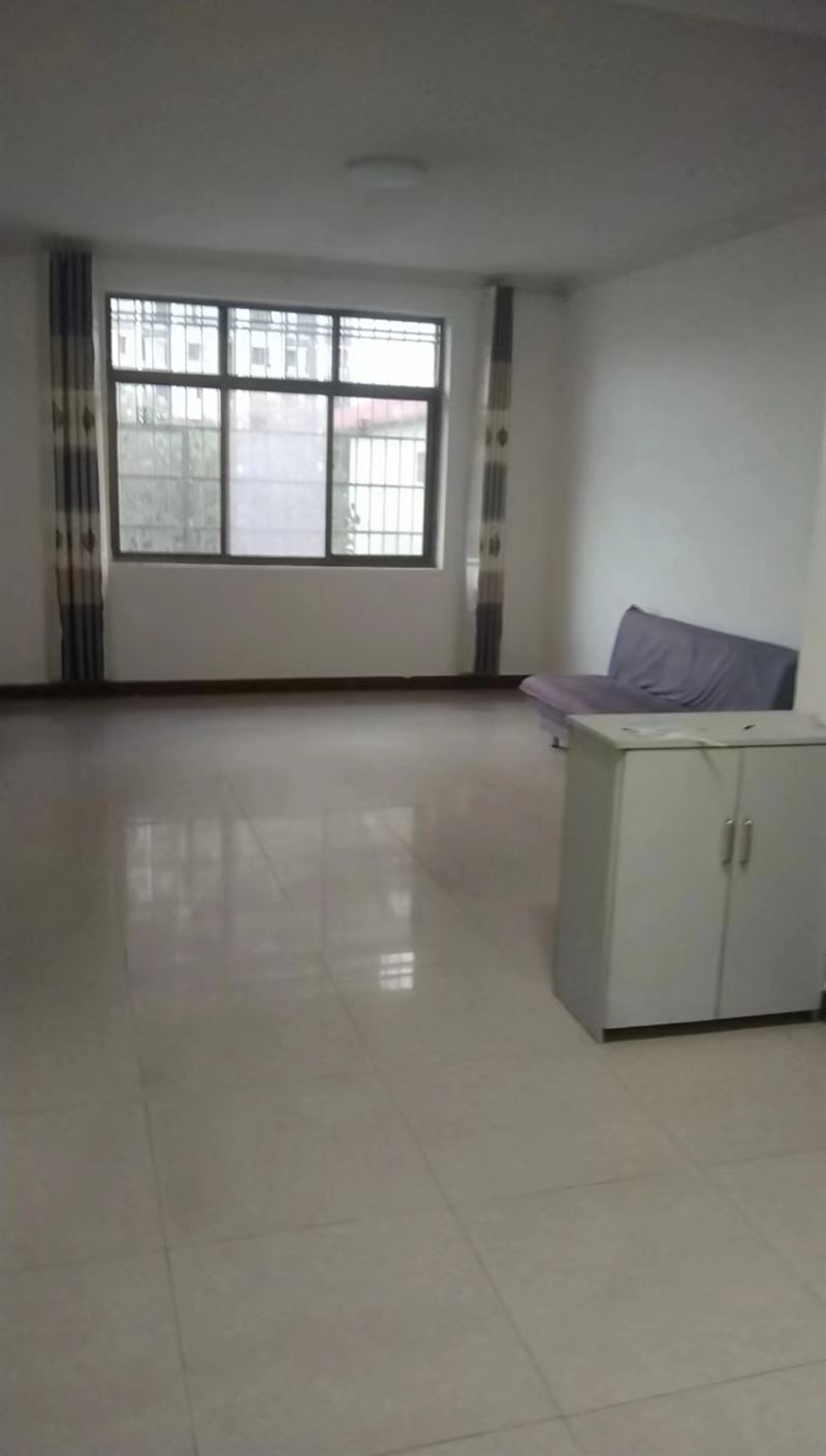 汉台区紫柏路万泰康居城后自建房1-5楼随时看房、交通便利、马上入住