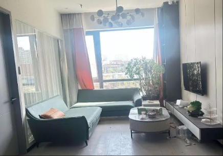 汉中火车站出站口15号楼2楼,166平方,精装修出租