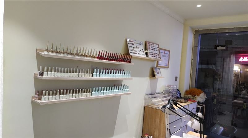 美甲店低价转让给钱就转，整体转让