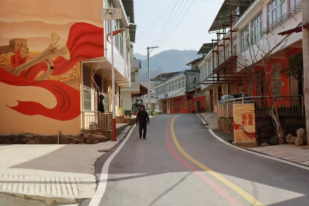 2025汉中镇巴春日盛宴，解锁油菜花海文旅新玩法！