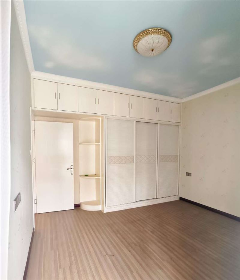 出售周家坪学区房西湖御都3房两一卫